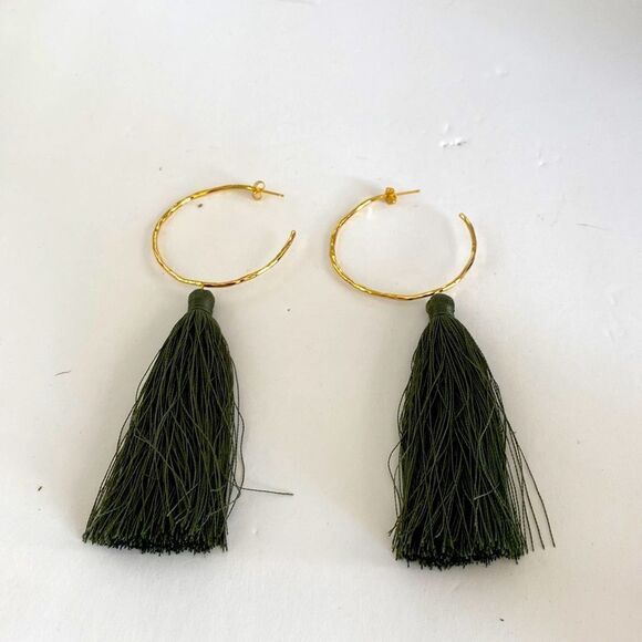 Gorjana Jewelry - Gorjana 18k gold plated half hoops gold post large hanging green tassel brandnew